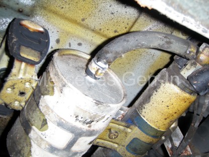 Mercedes SL (R129) Fuel Pump Leak 2