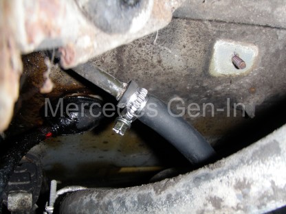 Mercedes SL (R129) Fuel Pump Leak 4