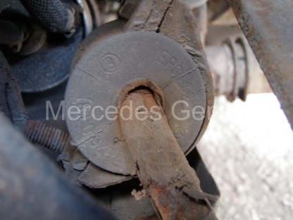 Mercedes C200 Rear damper problem 3