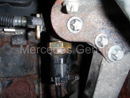 Mercedes Sprinter Low Pressure Fuel Pump Replacement 6