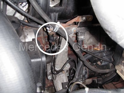 Mercedes Sprinter Low Pressure Fuel Pump Replacement 5