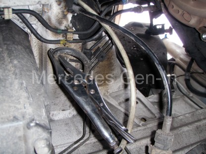 Sprinter hoses and gear cables held out of the way